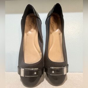 Dexflex Comfort Black Patent Leather Flats Sz 8. EUC
